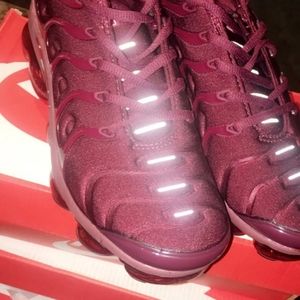 Wine Nike Vapormax